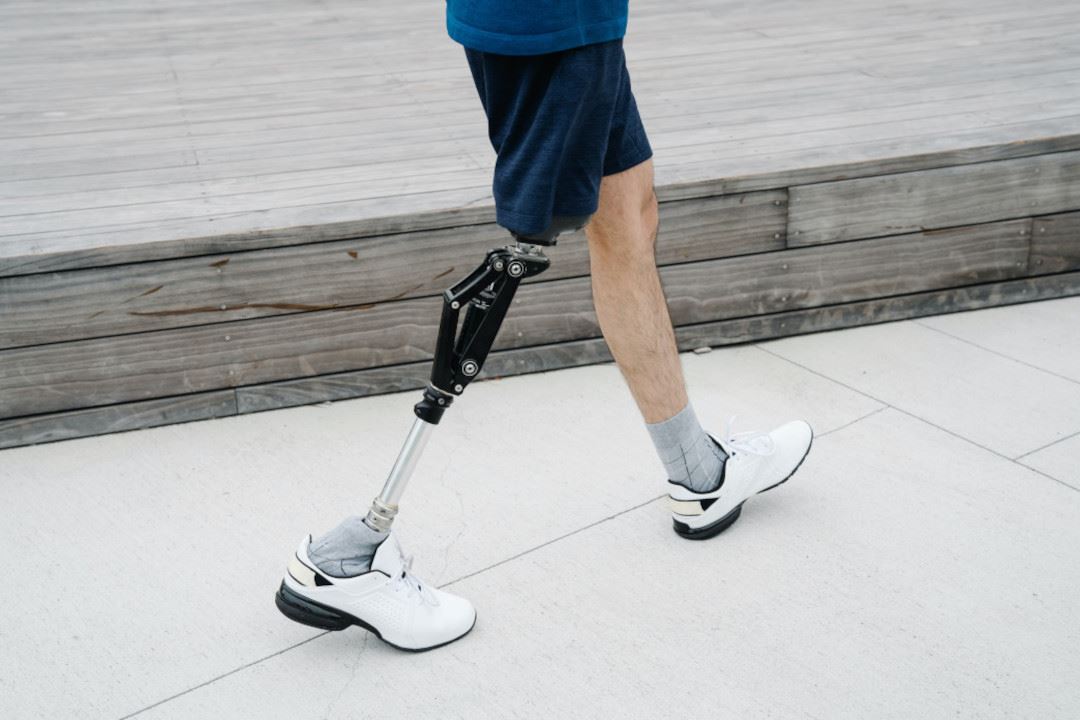 prosthetic_leg